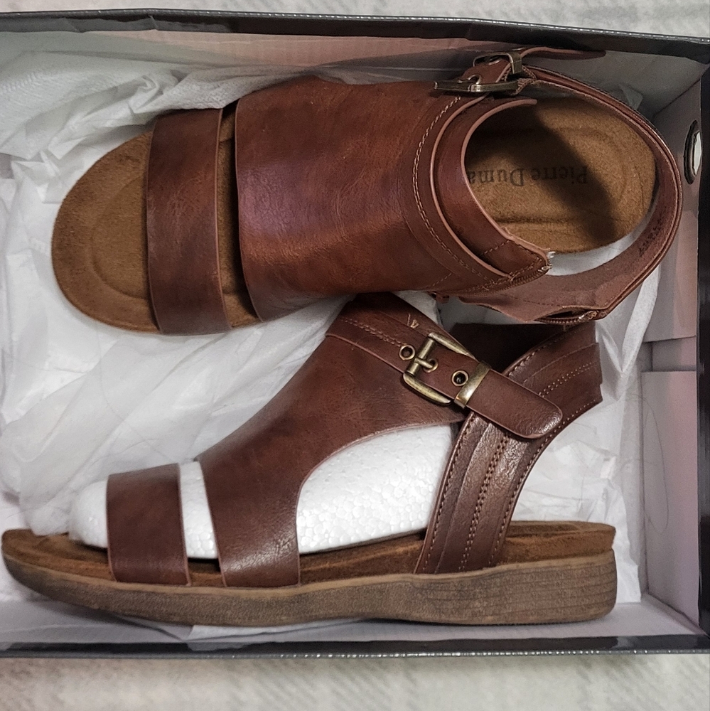Brand New Pierre Dumas Whiskey Brown Leather Sandals 7 Slight Wedge Heel